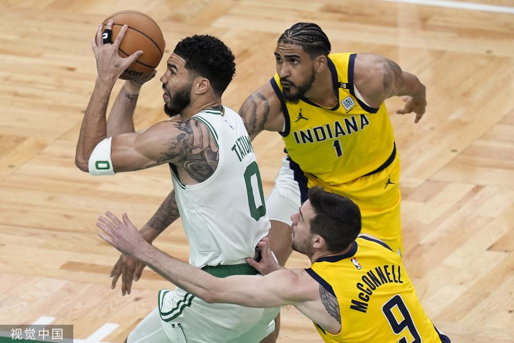 传球方面展 传球方面展